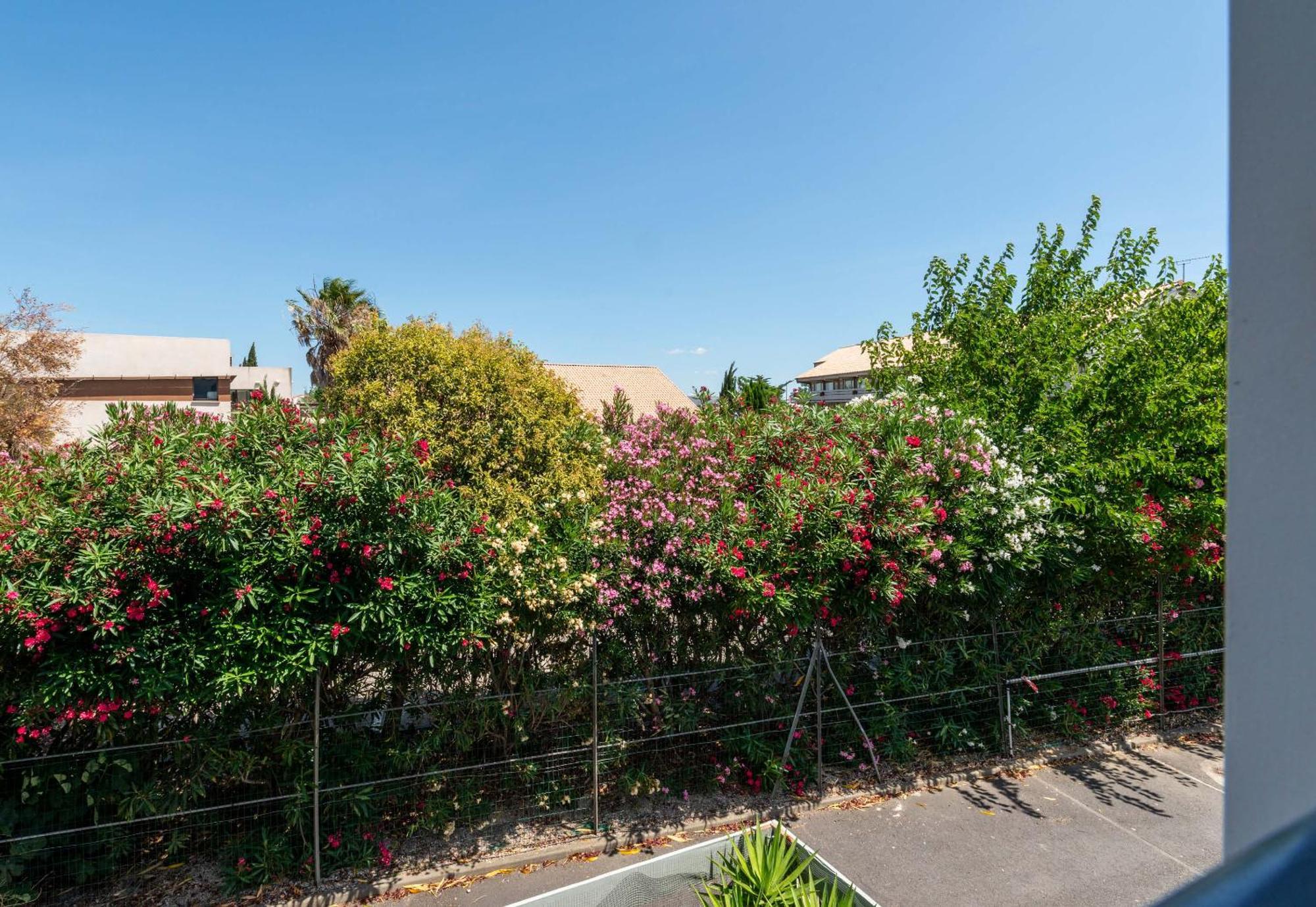 B&B Hôtel Narbonne  Buitenkant foto