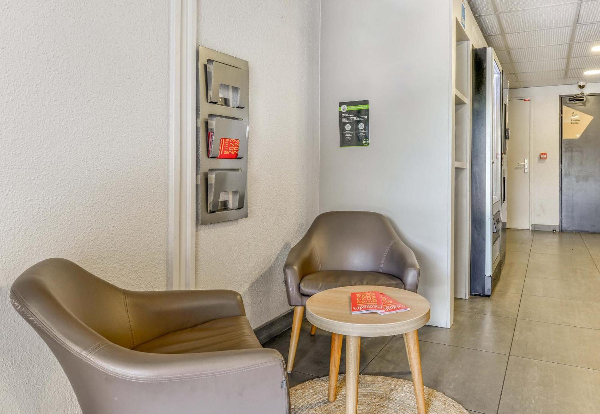 B&B Hôtel Narbonne  Buitenkant foto