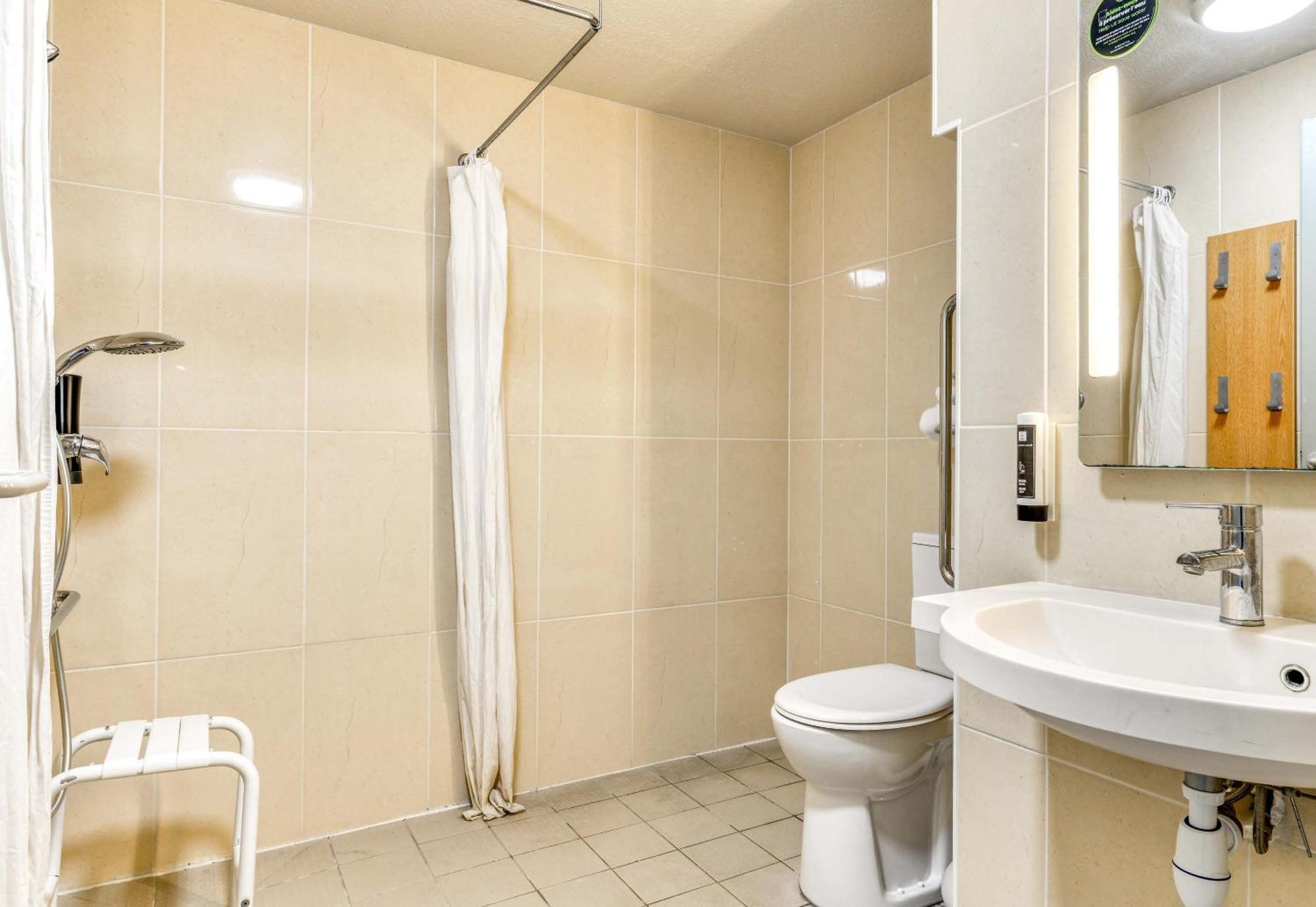 B&B Hôtel Narbonne  Buitenkant foto